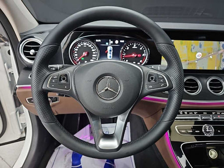 Mercedes-Benz E-Class — photo 09