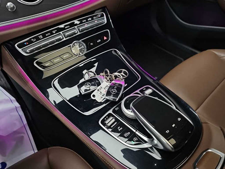 Mercedes-Benz E-Class — photo 10