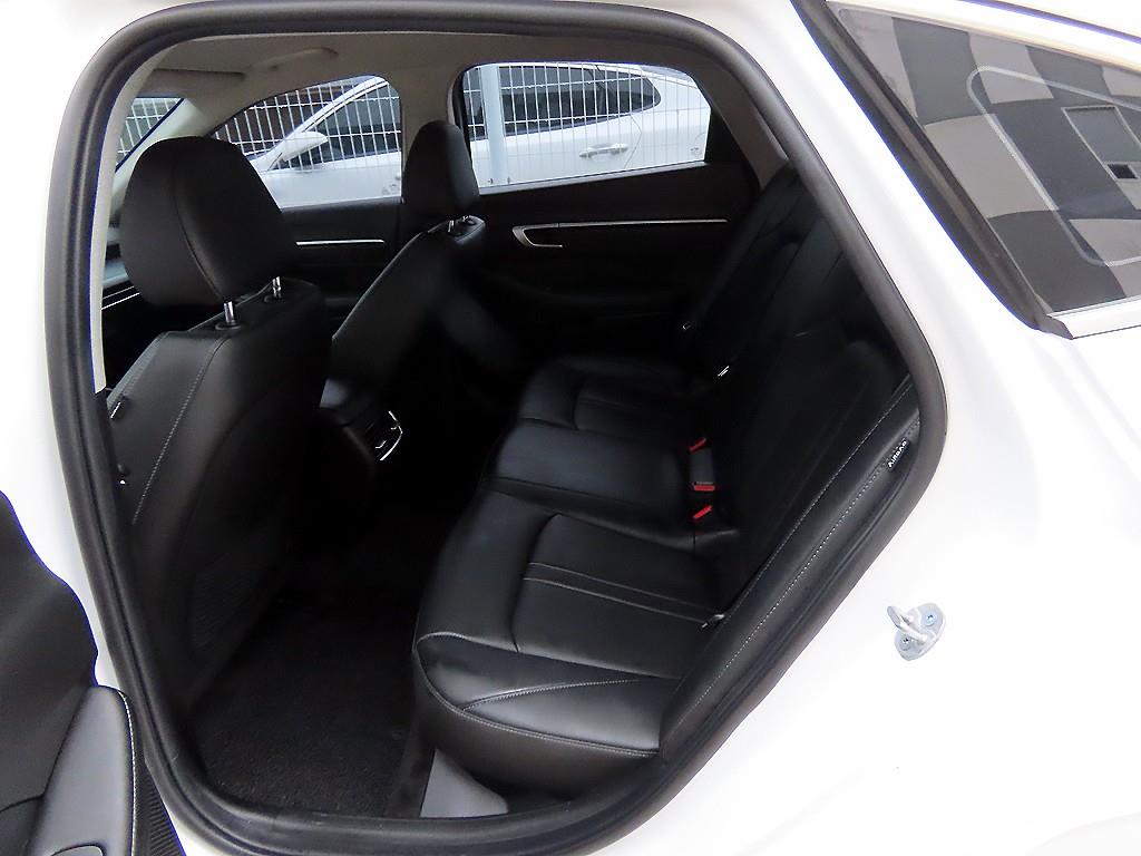 Hyundai Sonata — photo 06