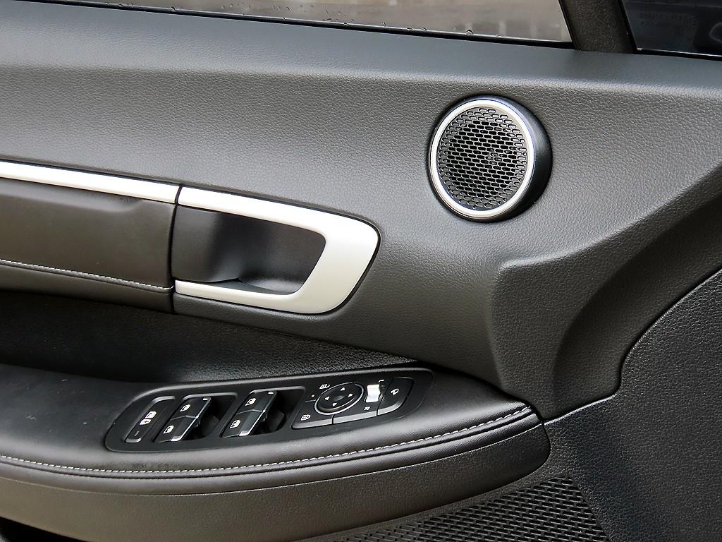 Hyundai Sonata — photo 11