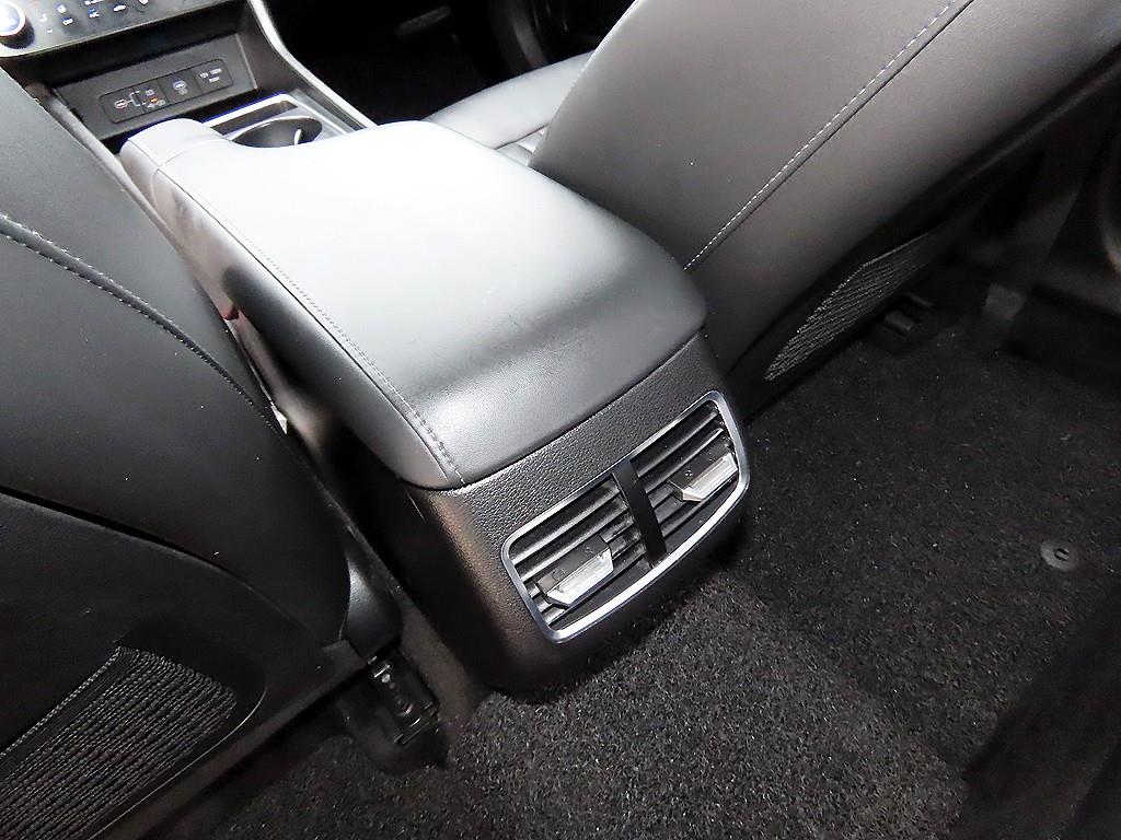 Hyundai Sonata — photo 18