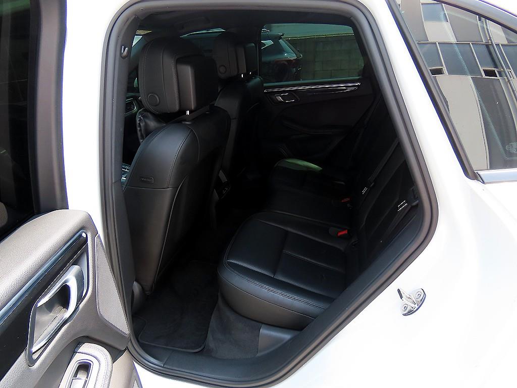 Porsche Macan — photo 06