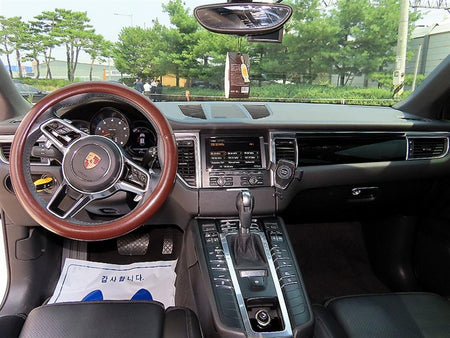 Porsche Macan — photo 07