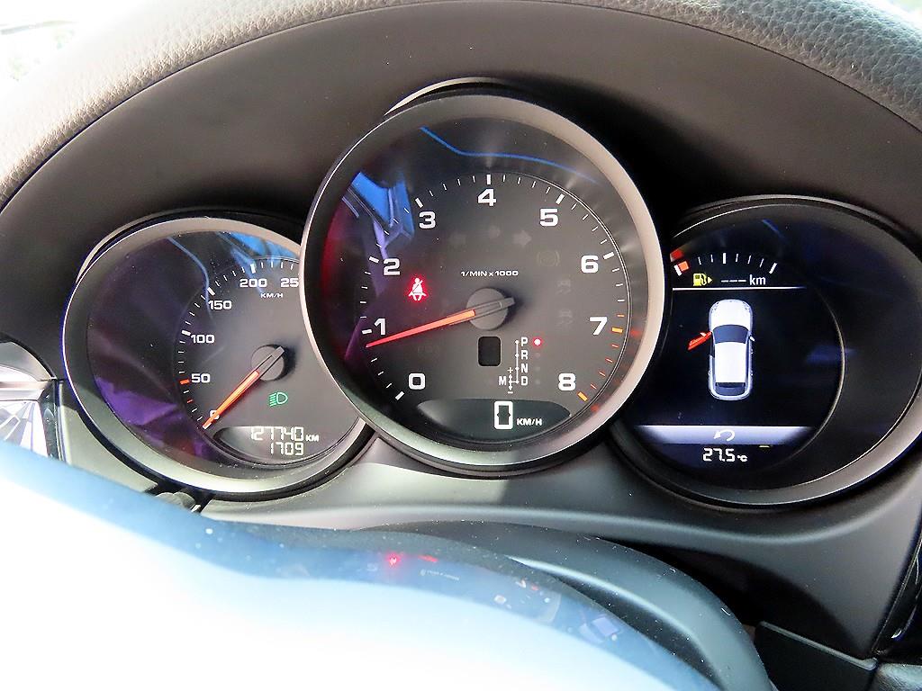 Porsche Macan — photo 09