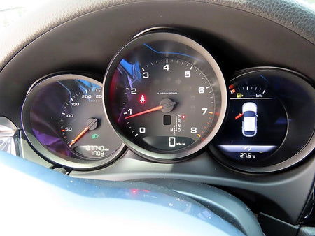 Porsche Macan — photo 09