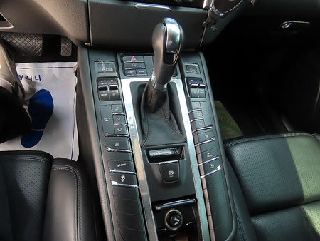 Porsche Macan — photo 10