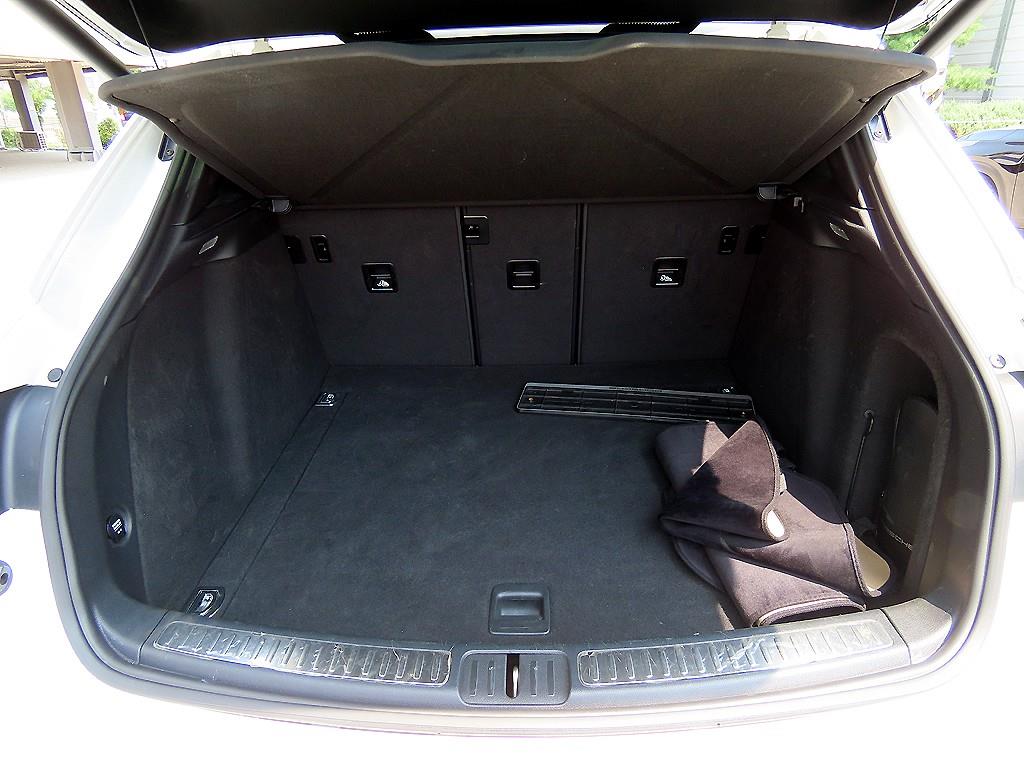 Porsche Macan — photo 18