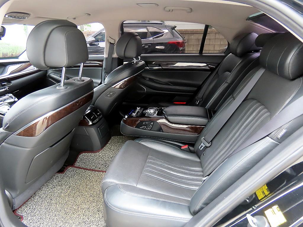 Genesis EQ900 — photo 06