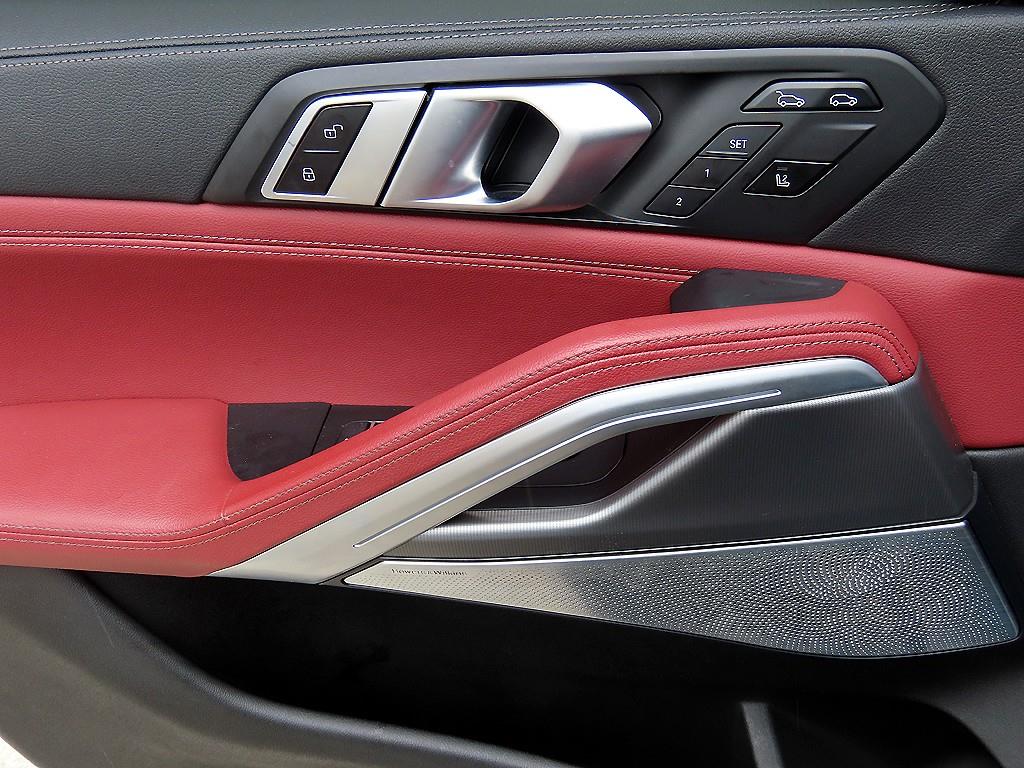 BMW X6 — photo 12