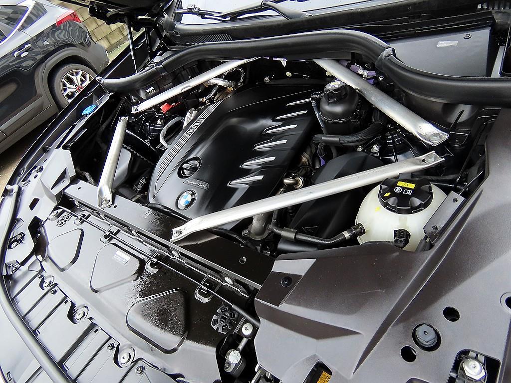 BMW X6 — photo 19
