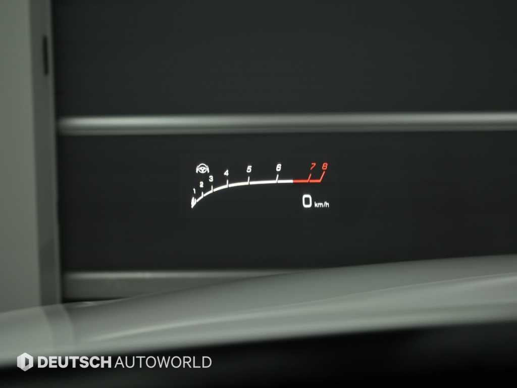 Mercedes-Benz C-Class — photo 17