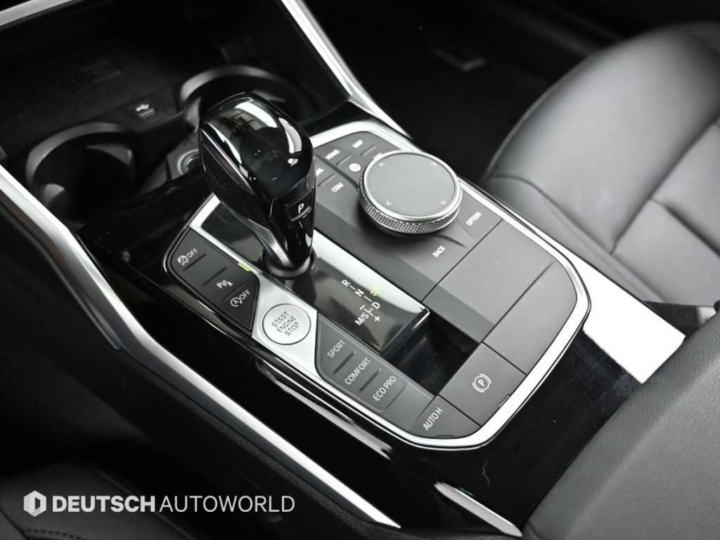 BMW 3-Series — photo 09