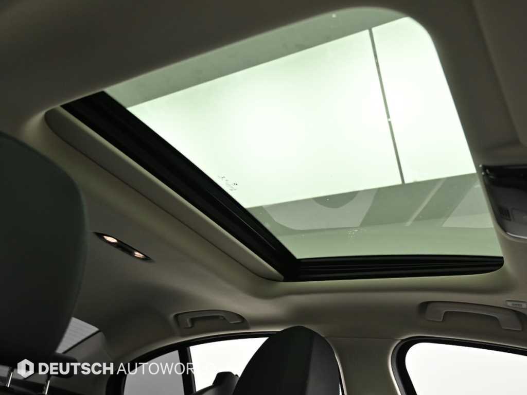 BMW 3-Series — photo 18