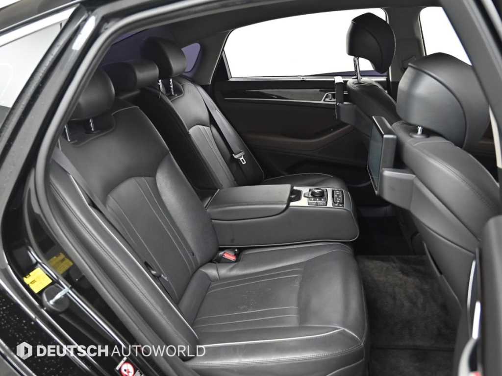 Genesis G80 — photo 12