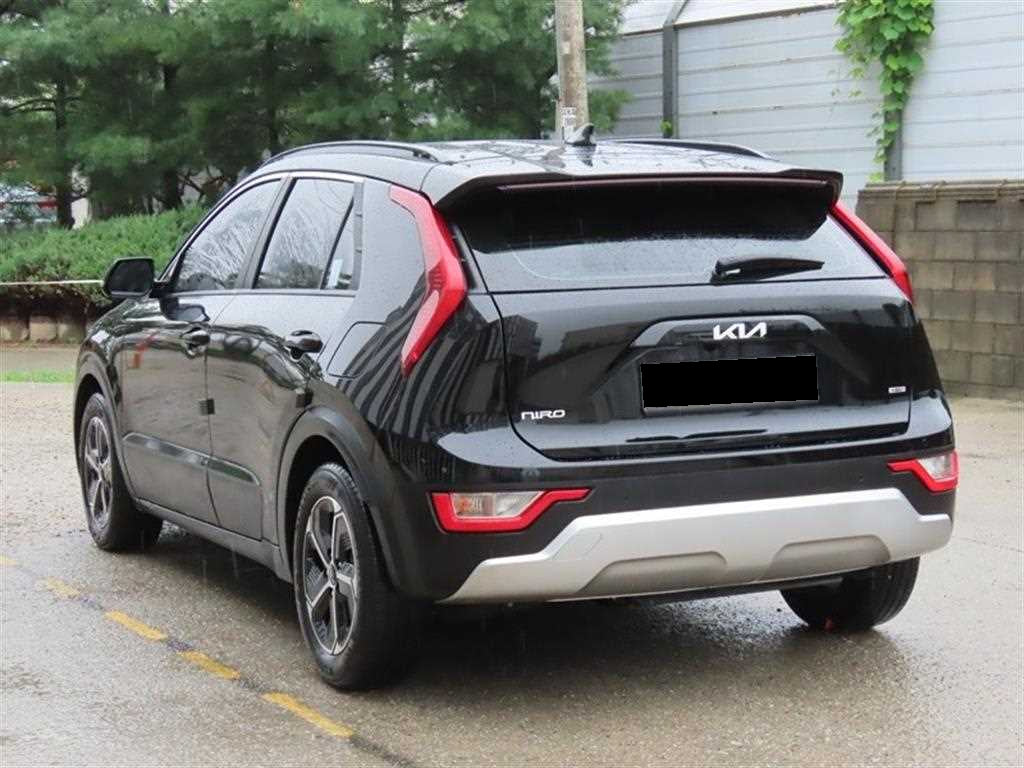 Kia Niro — photo 03