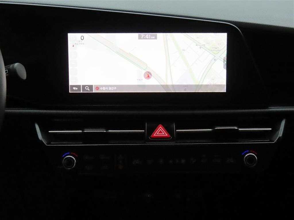 Kia Niro — photo 11