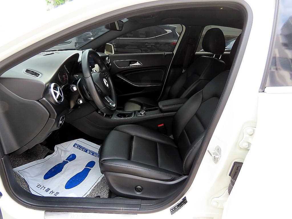 Mercedes-Benz A-Class — photo 05