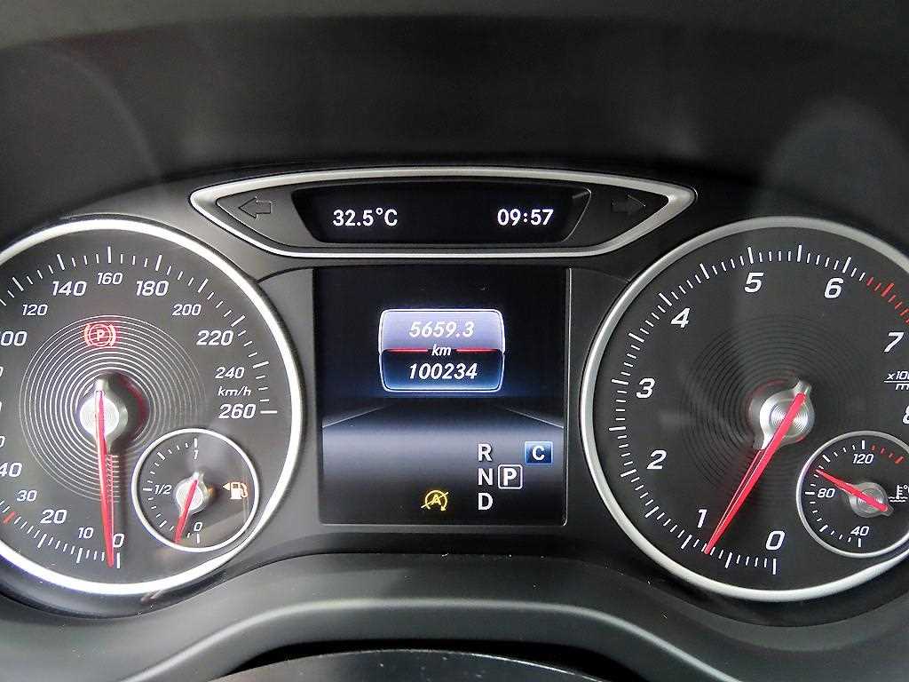 Mercedes-Benz A-Class — photo 09