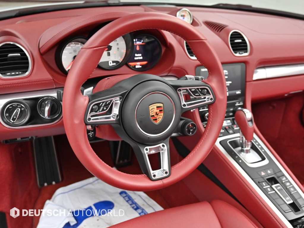 Porsche 718 — photo 13