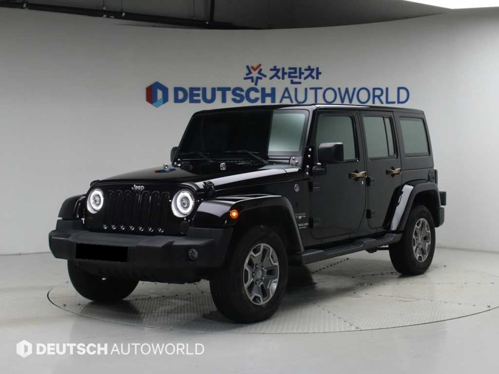 Jeep Wrangler — photo 01