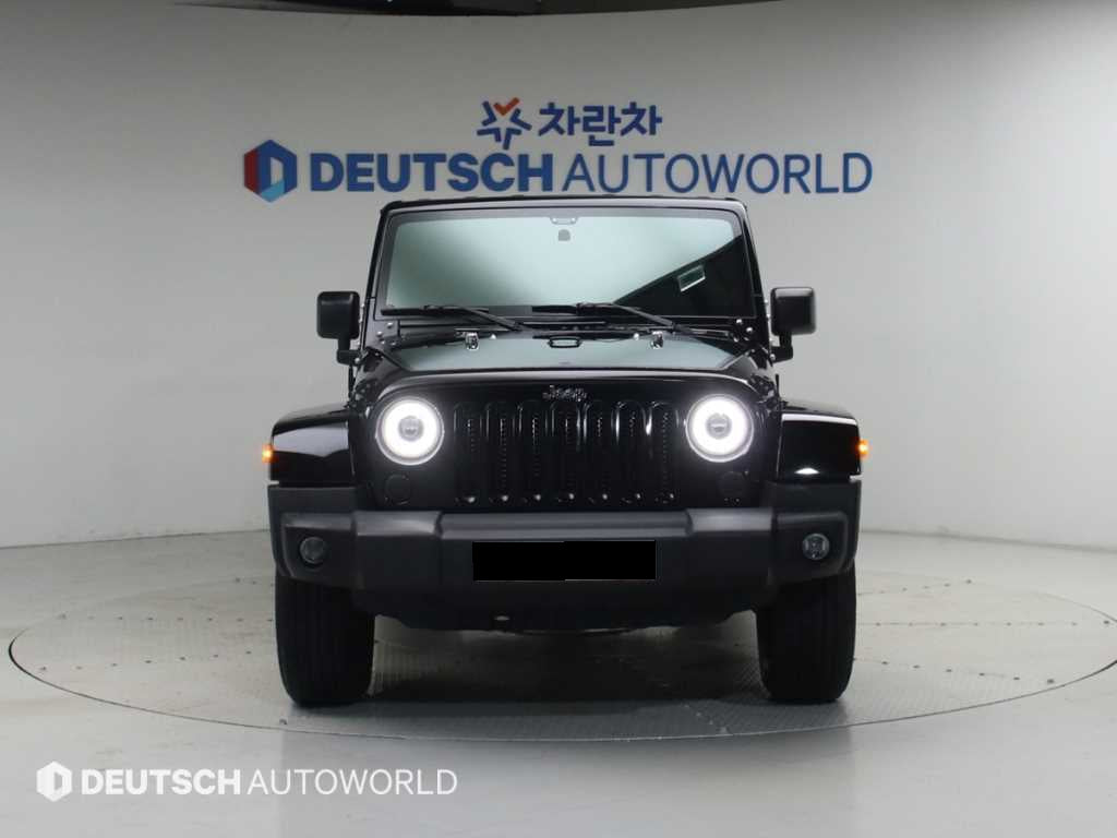 Jeep Wrangler — photo 03