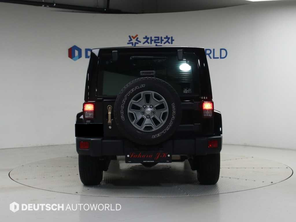 Jeep Wrangler — photo 04