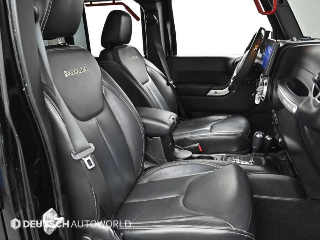 Jeep Wrangler — photo 10