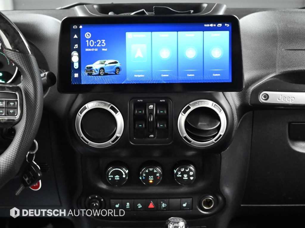 Jeep Wrangler — photo 14
