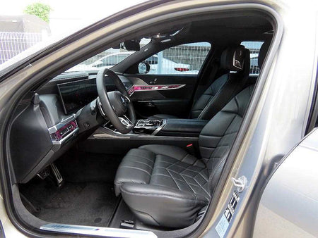 BMW 7-Series — photo 05