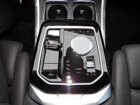 BMW 7-Series — photo 11