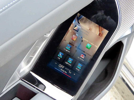 BMW 7-Series — photo 12