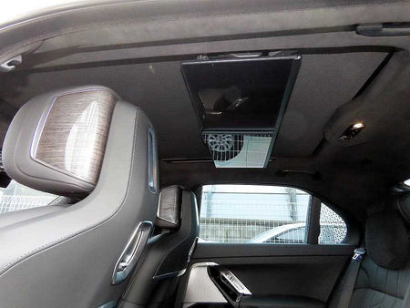 BMW 7-Series — photo 13