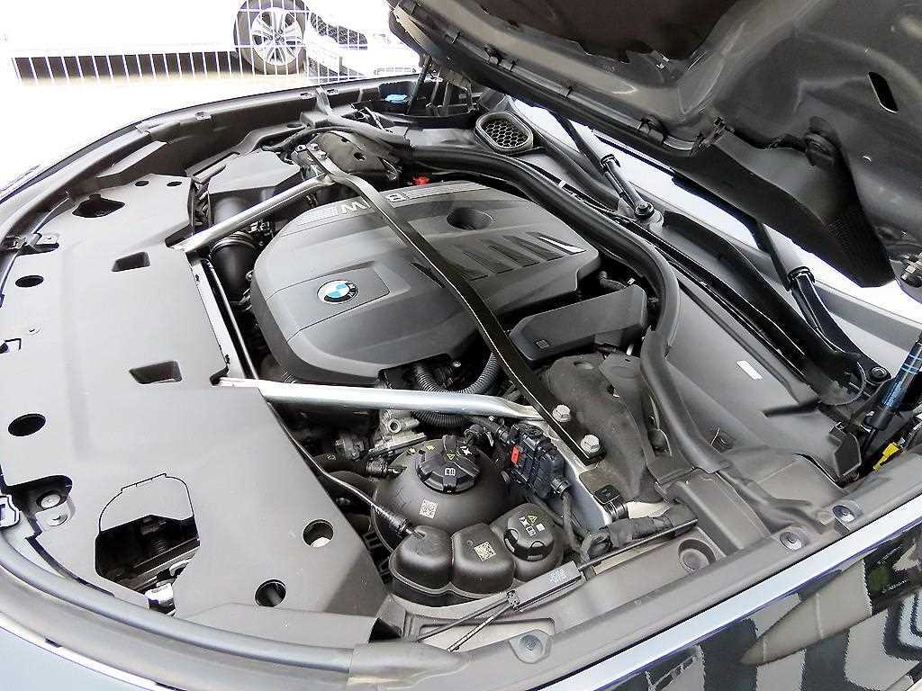 BMW 7-Series — photo 19