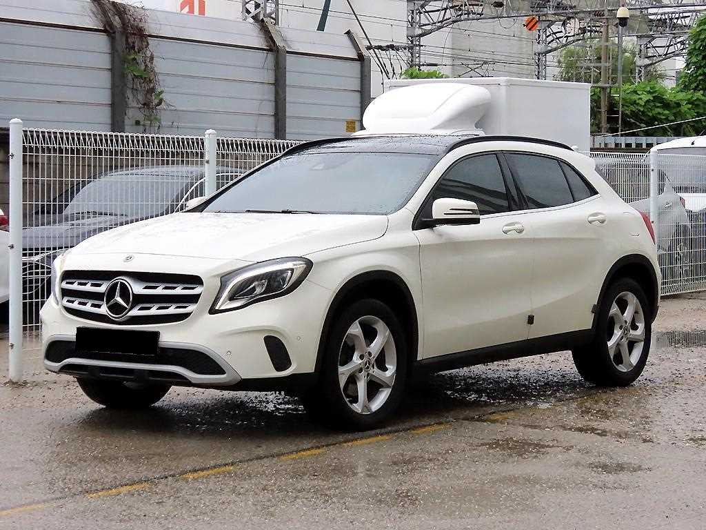 Mercedes-Benz GLA-Class — photo 02