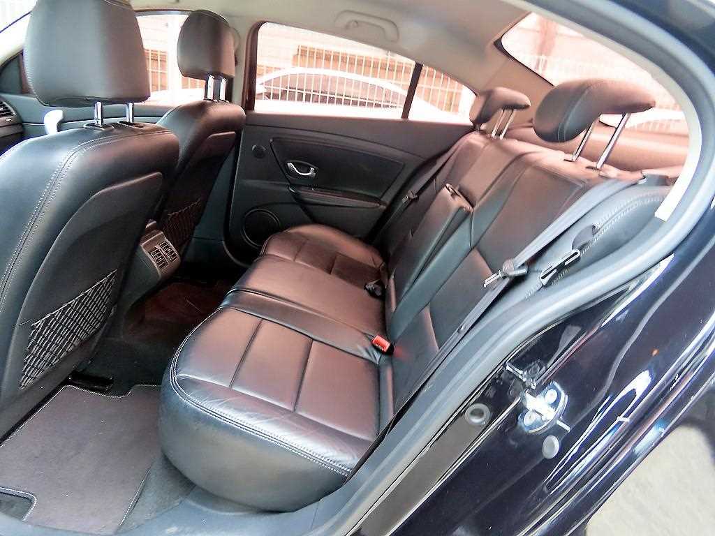 RENAULT SM3 — photo 08