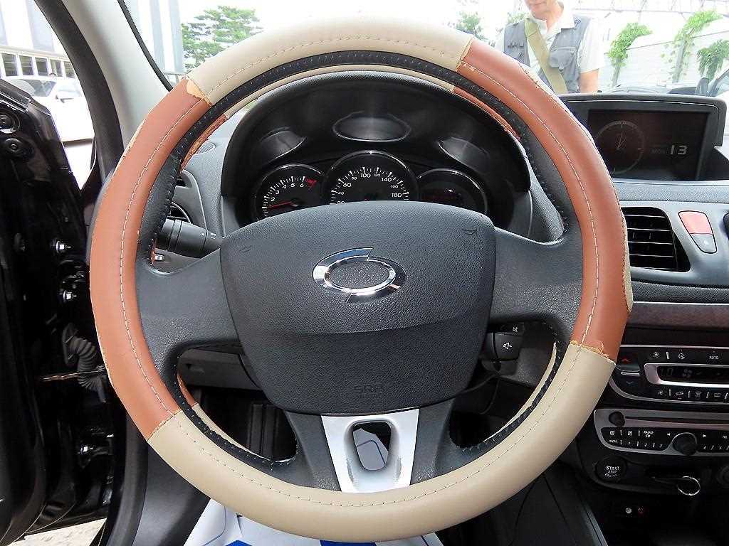 RENAULT SM3 — photo 10
