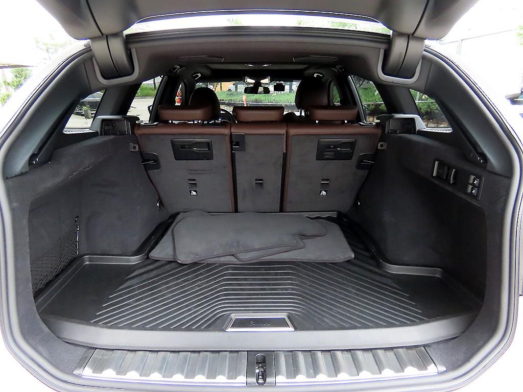 BMW 3-Series — photo 16