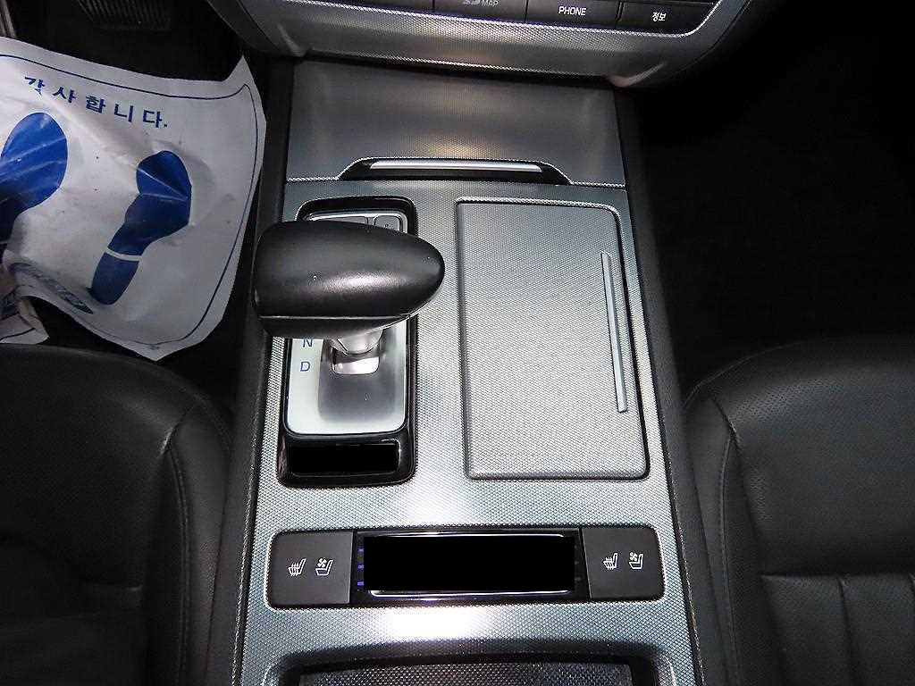 Genesis G80 — photo 11