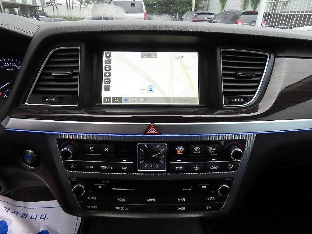 Genesis G80 — photo 14