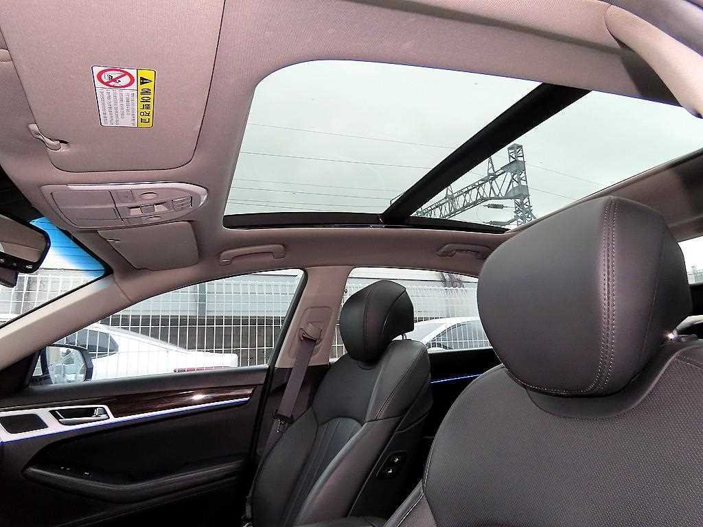Genesis G80 — photo 17