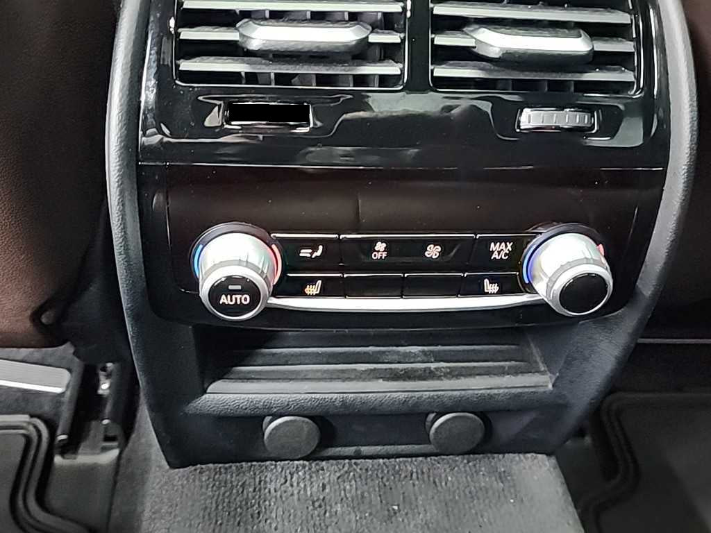 BMW 5-Series — photo 13