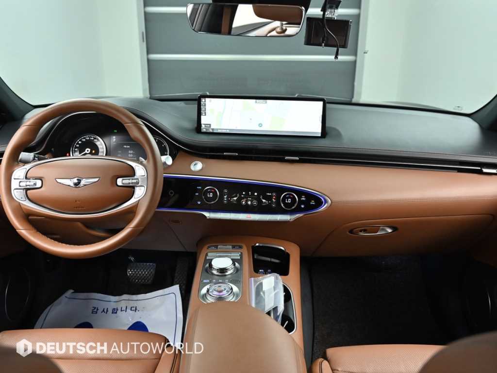 Genesis GV70 — photo 07