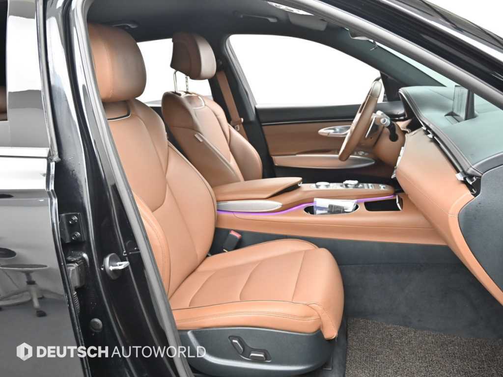 Genesis GV70 — photo 10