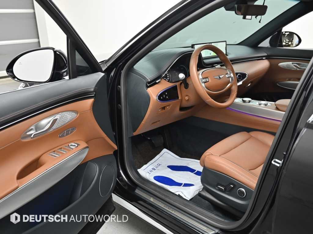 Genesis GV70 — photo 11