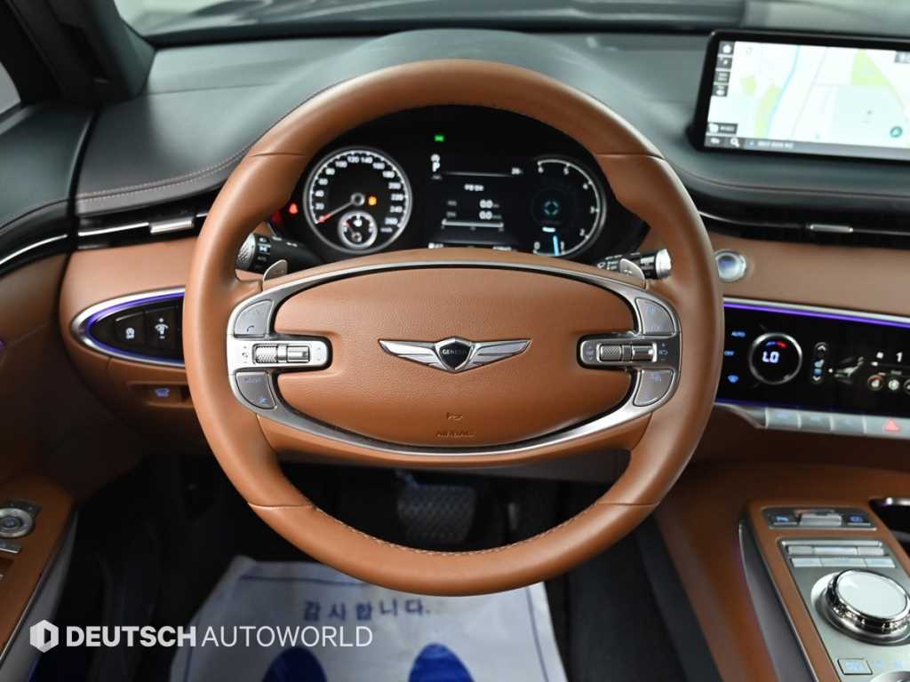 Genesis GV70 — photo 13