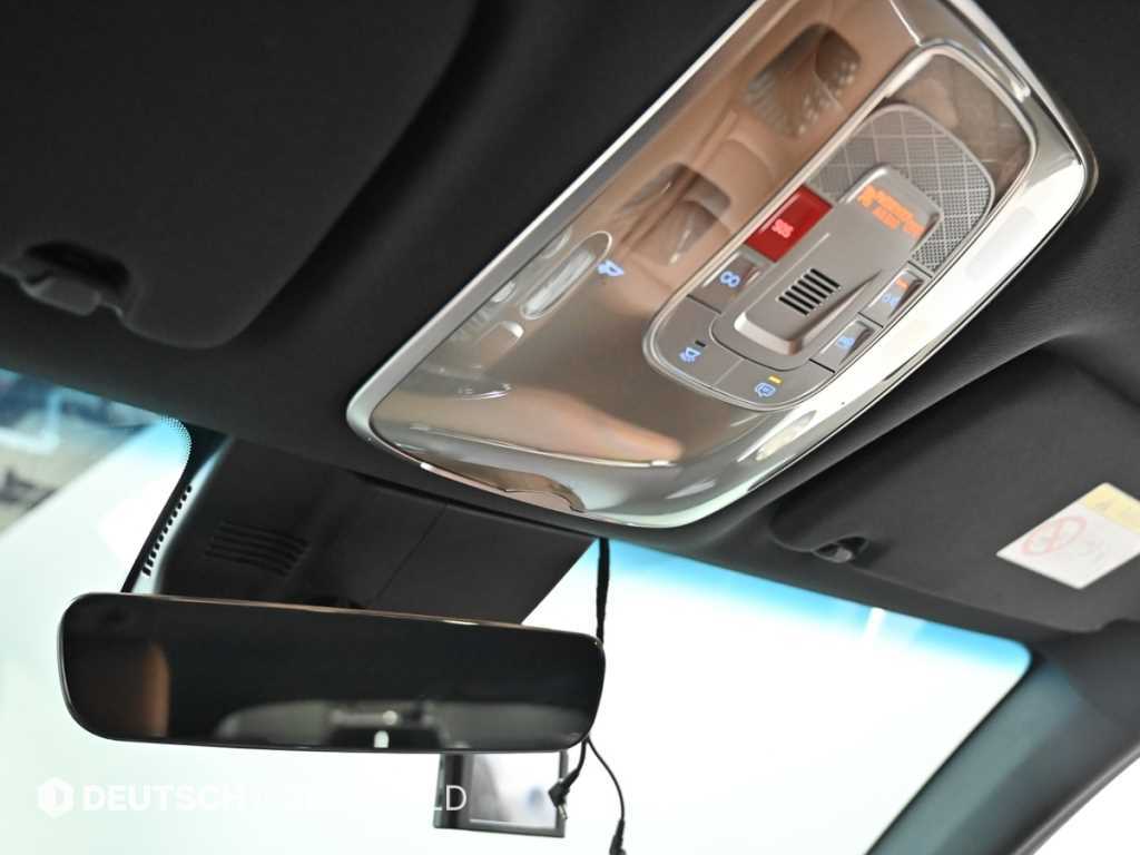Genesis GV70 — photo 18