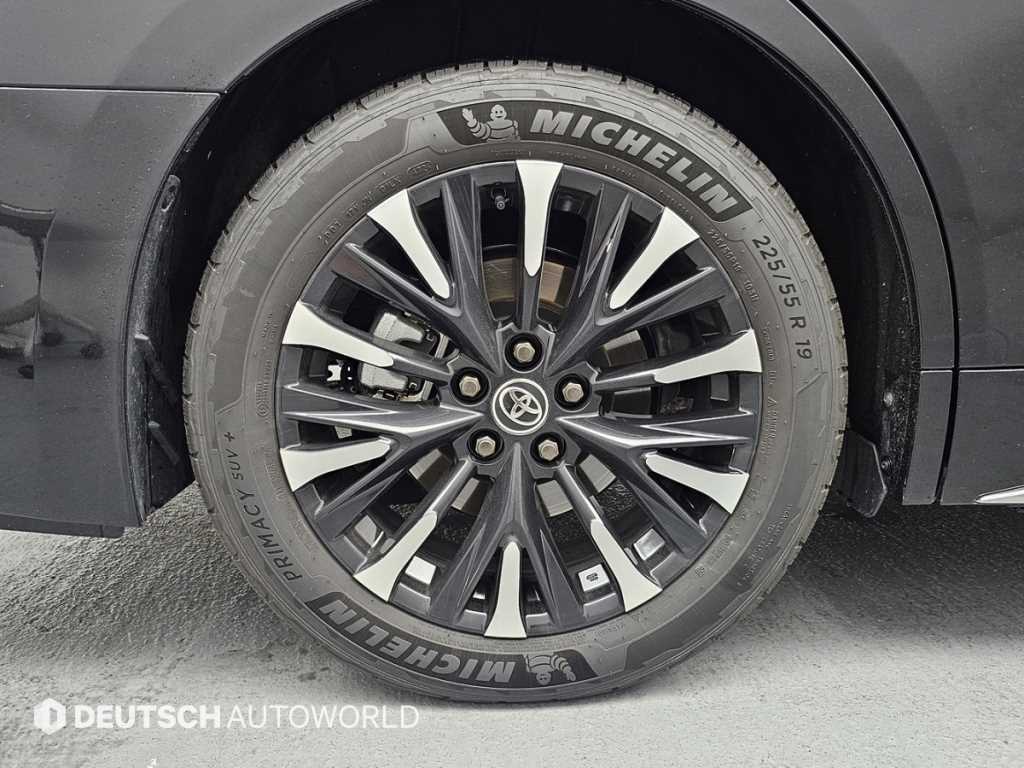 Toyota Alphard — photo 06