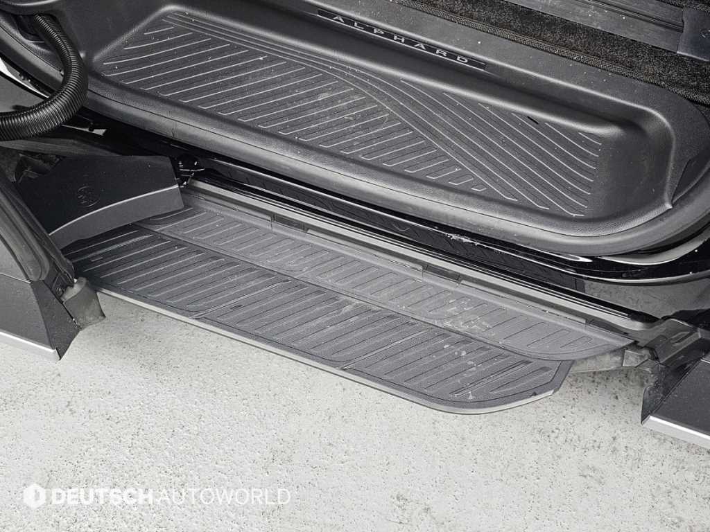 Toyota Alphard — photo 07