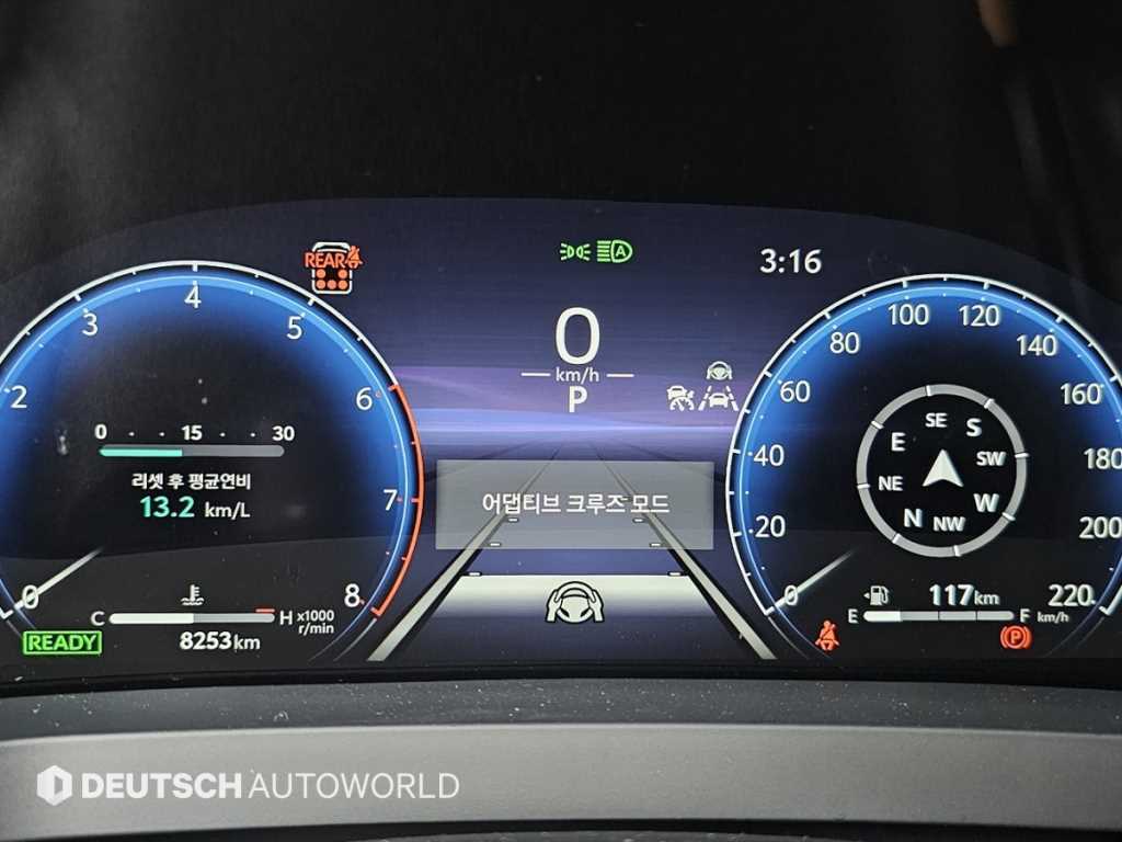 Toyota Alphard — photo 10
