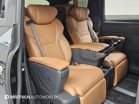 Toyota Alphard — photo 14
